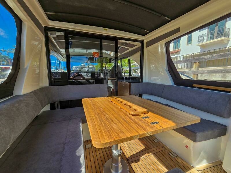 33ft Marex Yacht For Sale