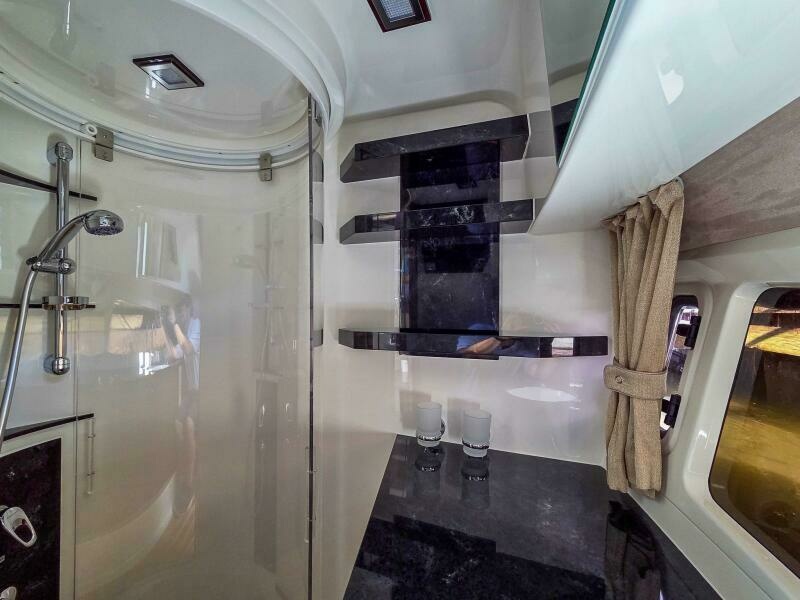 33ft Marex Yacht For Sale