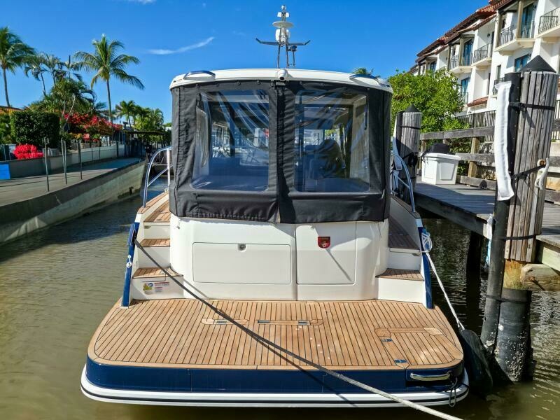 33ft Marex Yacht For Sale