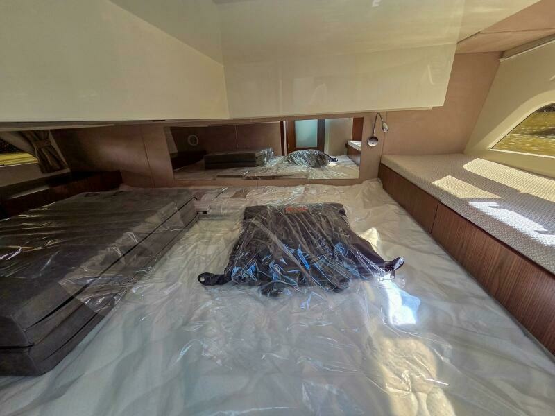 33ft Marex Yacht For Sale