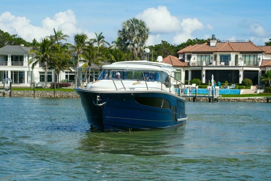 33ft Marex Yacht For Sale