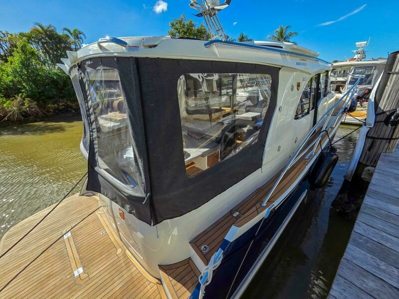 33ft Marex Yacht For Sale