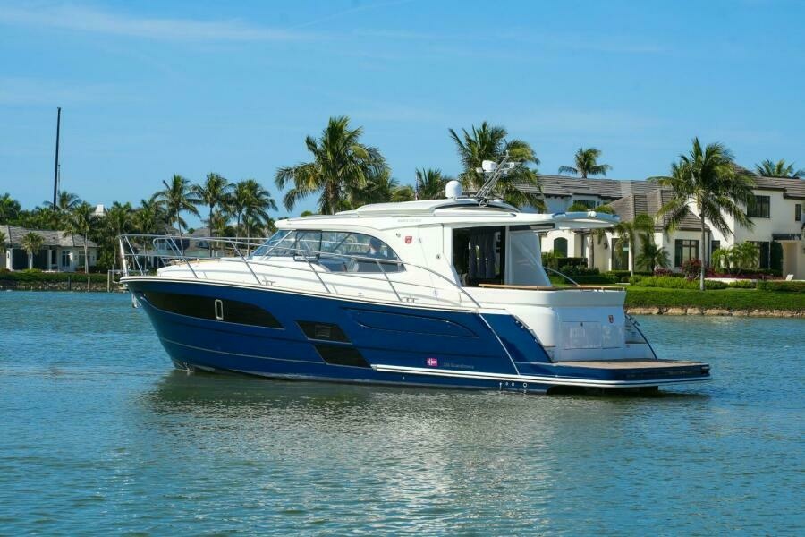 33ft Marex Yacht For Sale