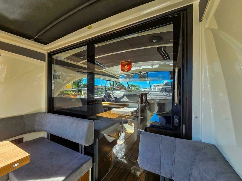 33ft Marex Yacht For Sale