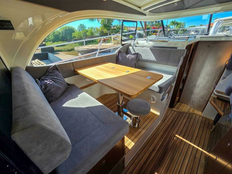 33ft Marex Yacht For Sale