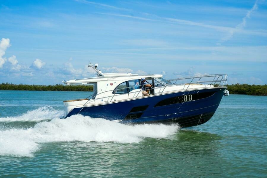 33ft Marex Yacht For Sale