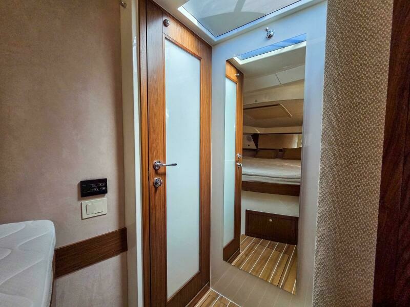 33ft Marex Yacht For Sale