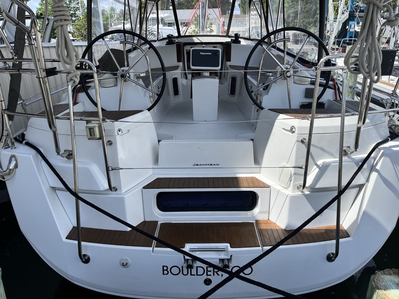 41' 2015 Jeanneau 41 DS