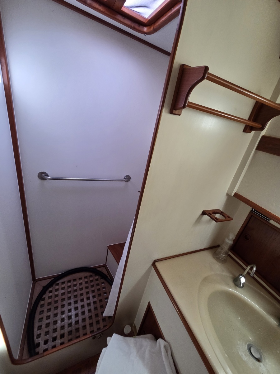 46' 1989 Grand Banks Classic 46