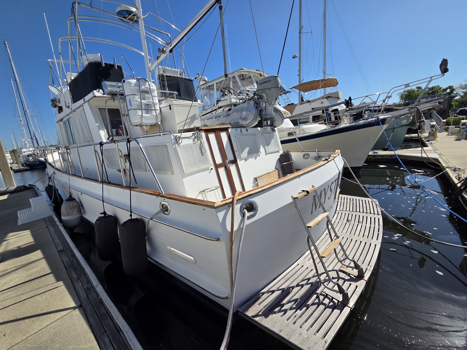 46' 1989 Grand Banks Classic 46