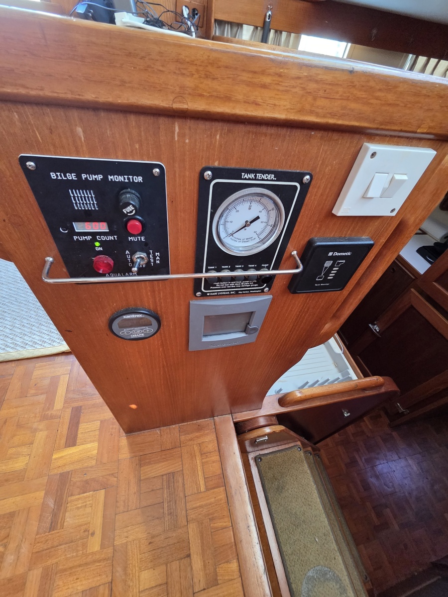 46' 1989 Grand Banks Classic 46
