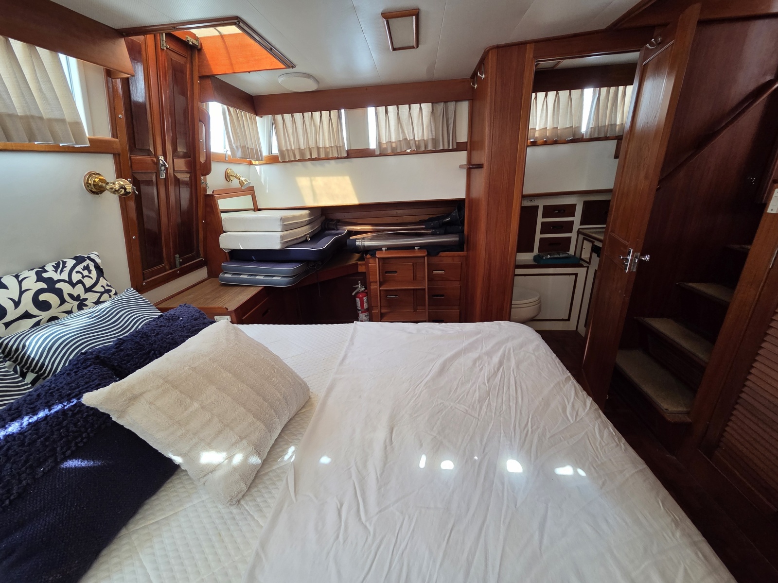 46' 1989 Grand Banks Classic 46