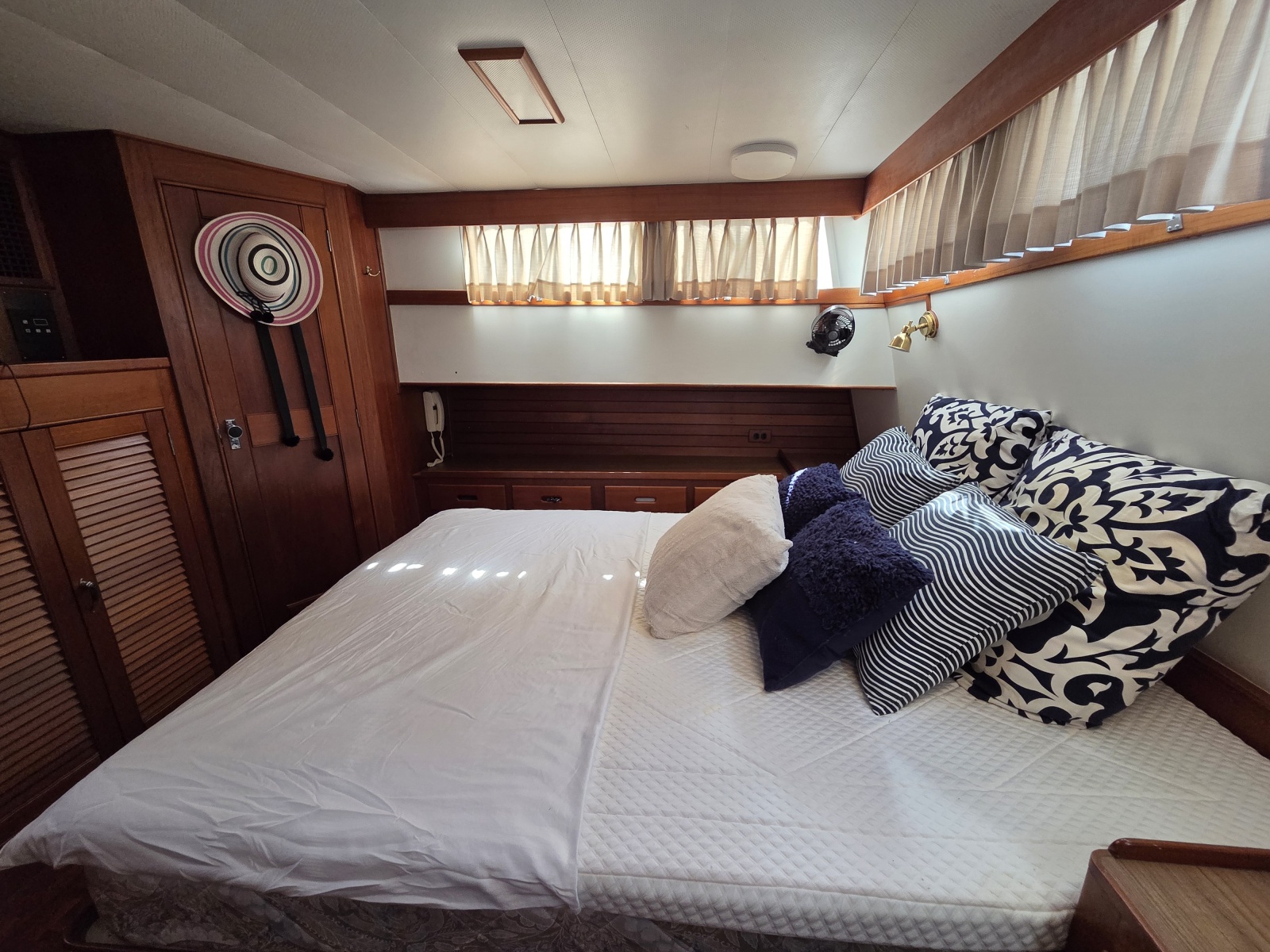 46' 1989 Grand Banks Classic 46