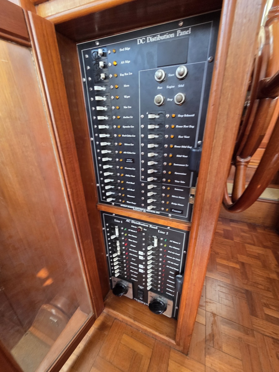 46' 1989 Grand Banks Classic 46