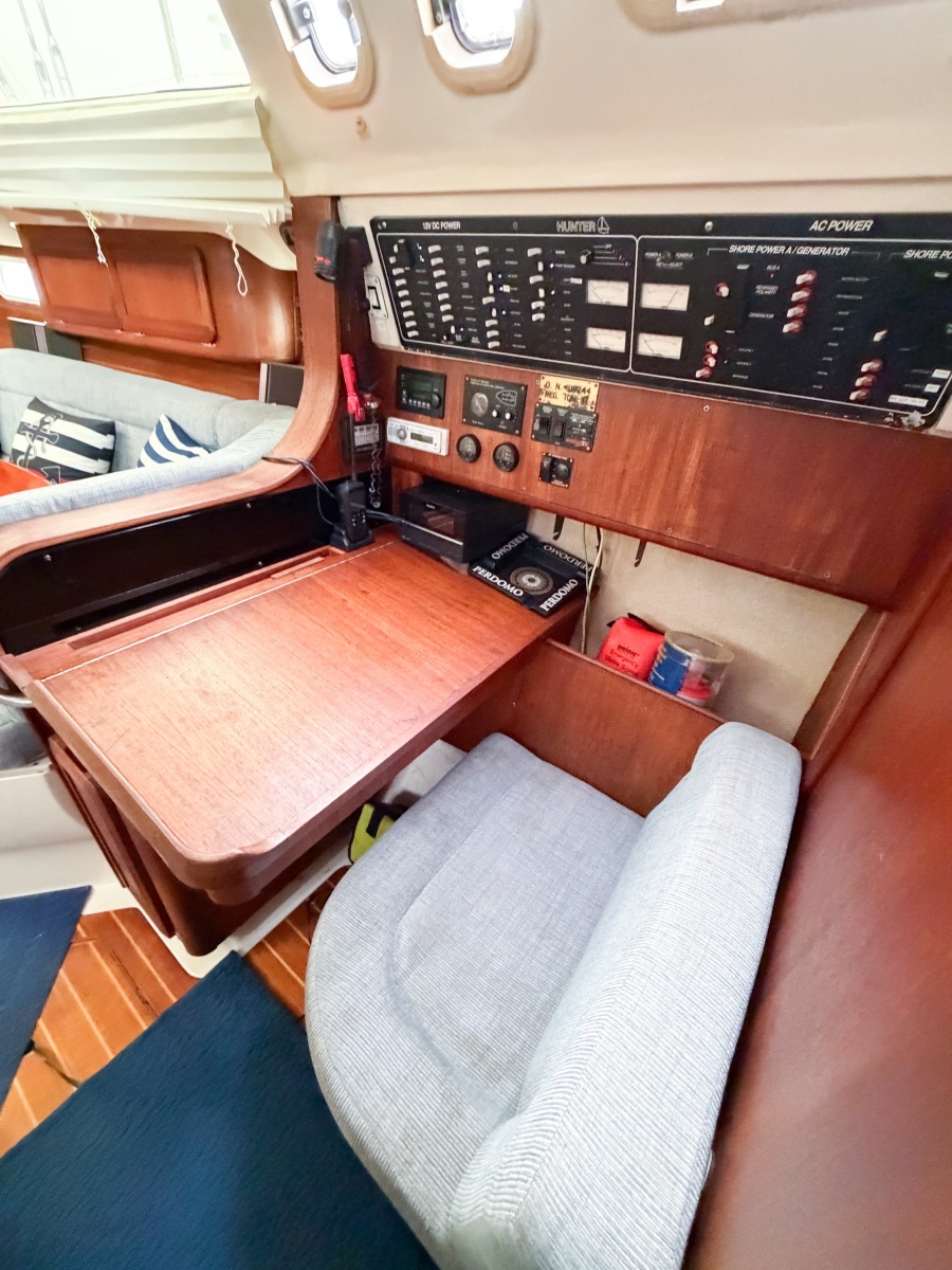 KUZON 43ft Hunter Yacht For Sale