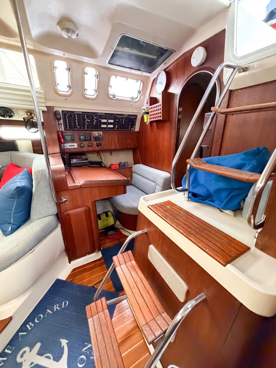 KUZON 43ft Hunter Yacht For Sale