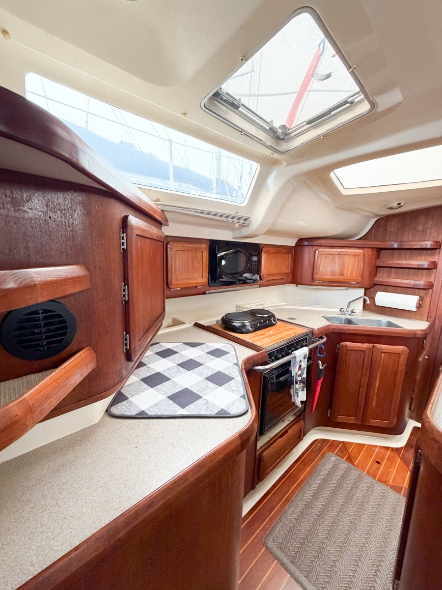 KUZON 43ft Hunter Yacht For Sale