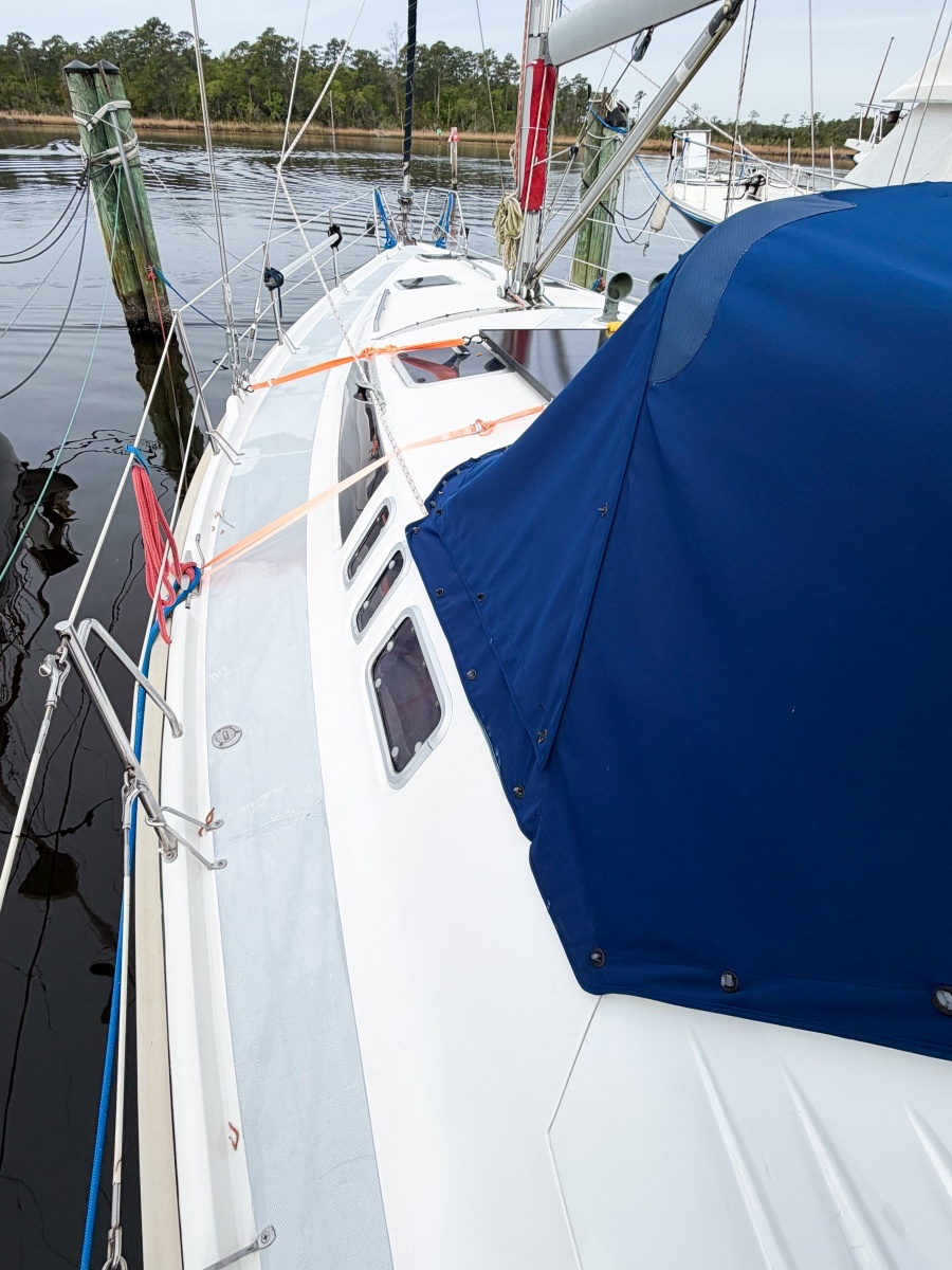 KUZON 43ft Hunter Yacht For Sale