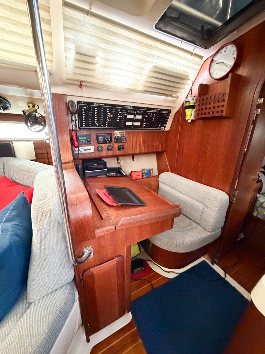 KUZON 43ft Hunter Yacht For Sale