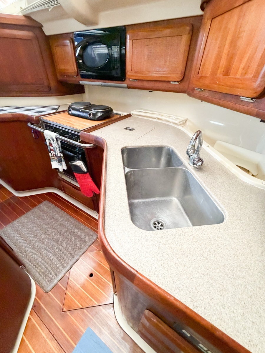KUZON 43ft Hunter Yacht For Sale