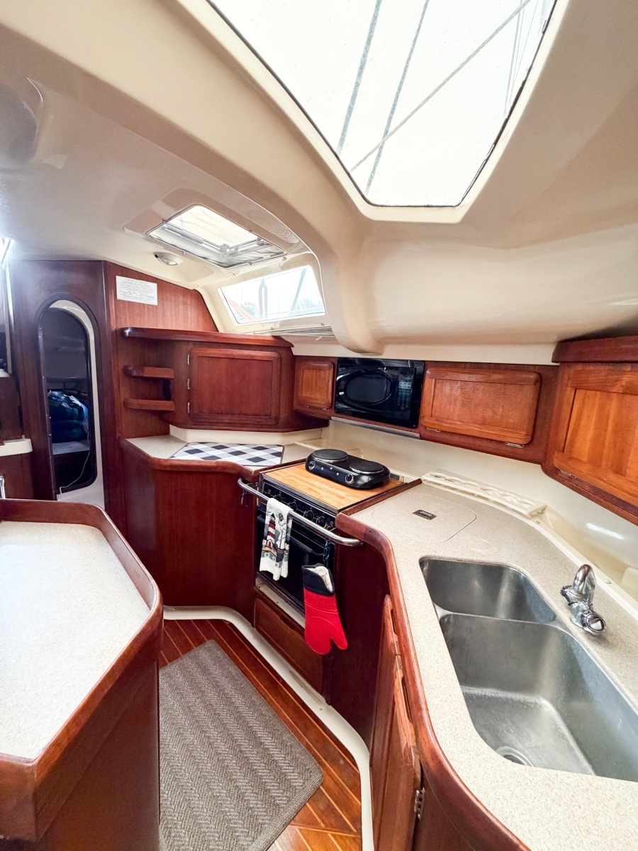 KUZON 43ft Hunter Yacht For Sale