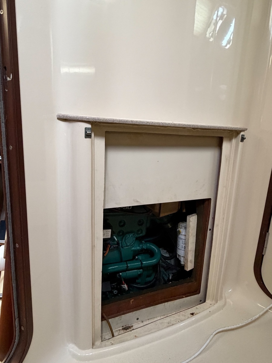 KUZON 43ft Hunter Yacht For Sale