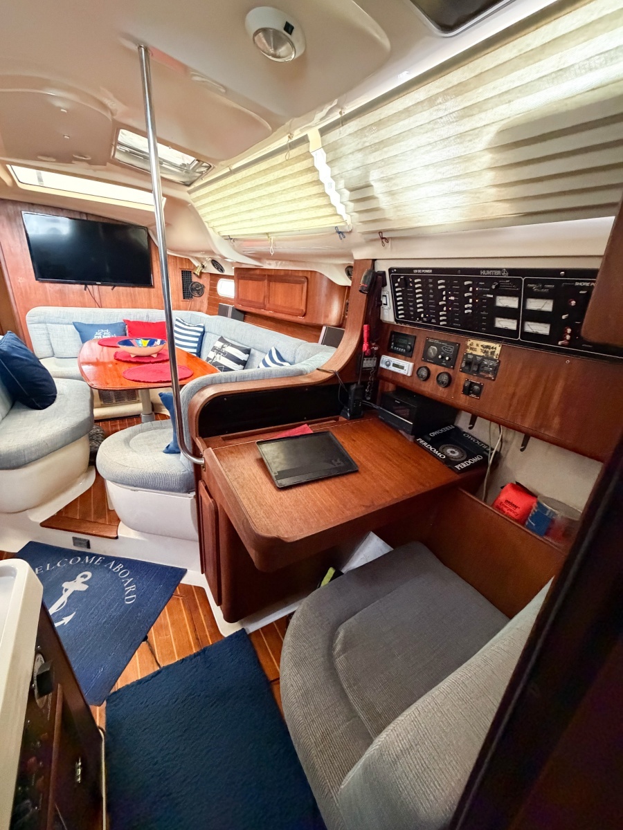 KUZON 43ft Hunter Yacht For Sale