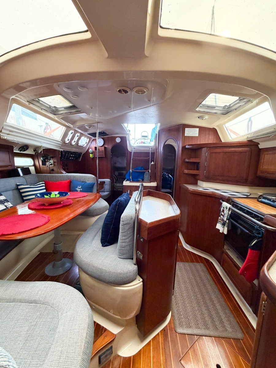 KUZON 43ft Hunter Yacht For Sale