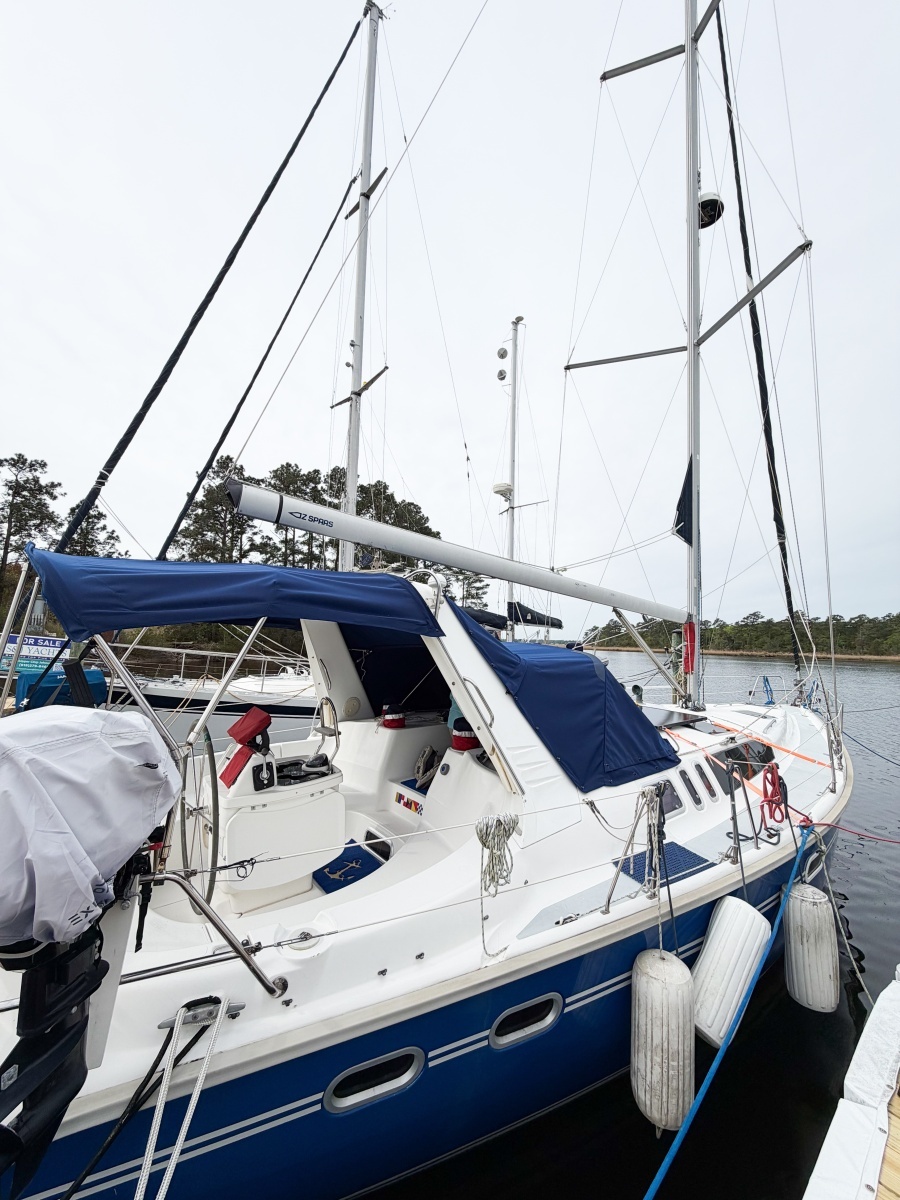 KUZON 43ft Hunter Yacht For Sale