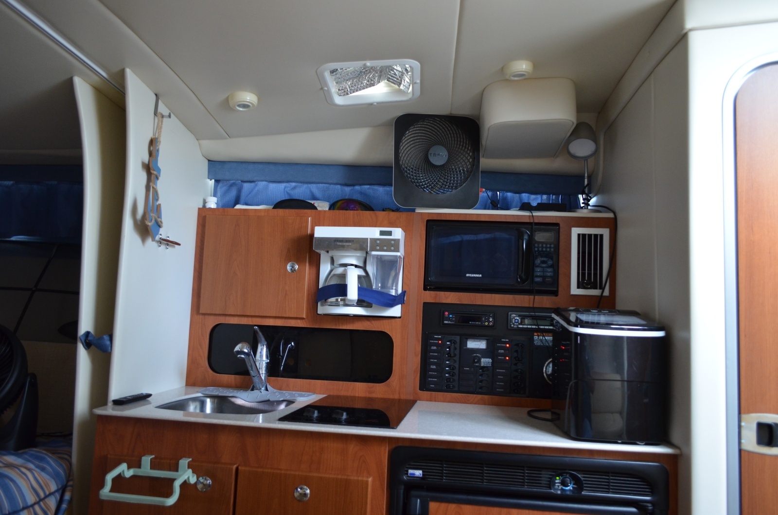 35ft Bayliner Yacht For Sale