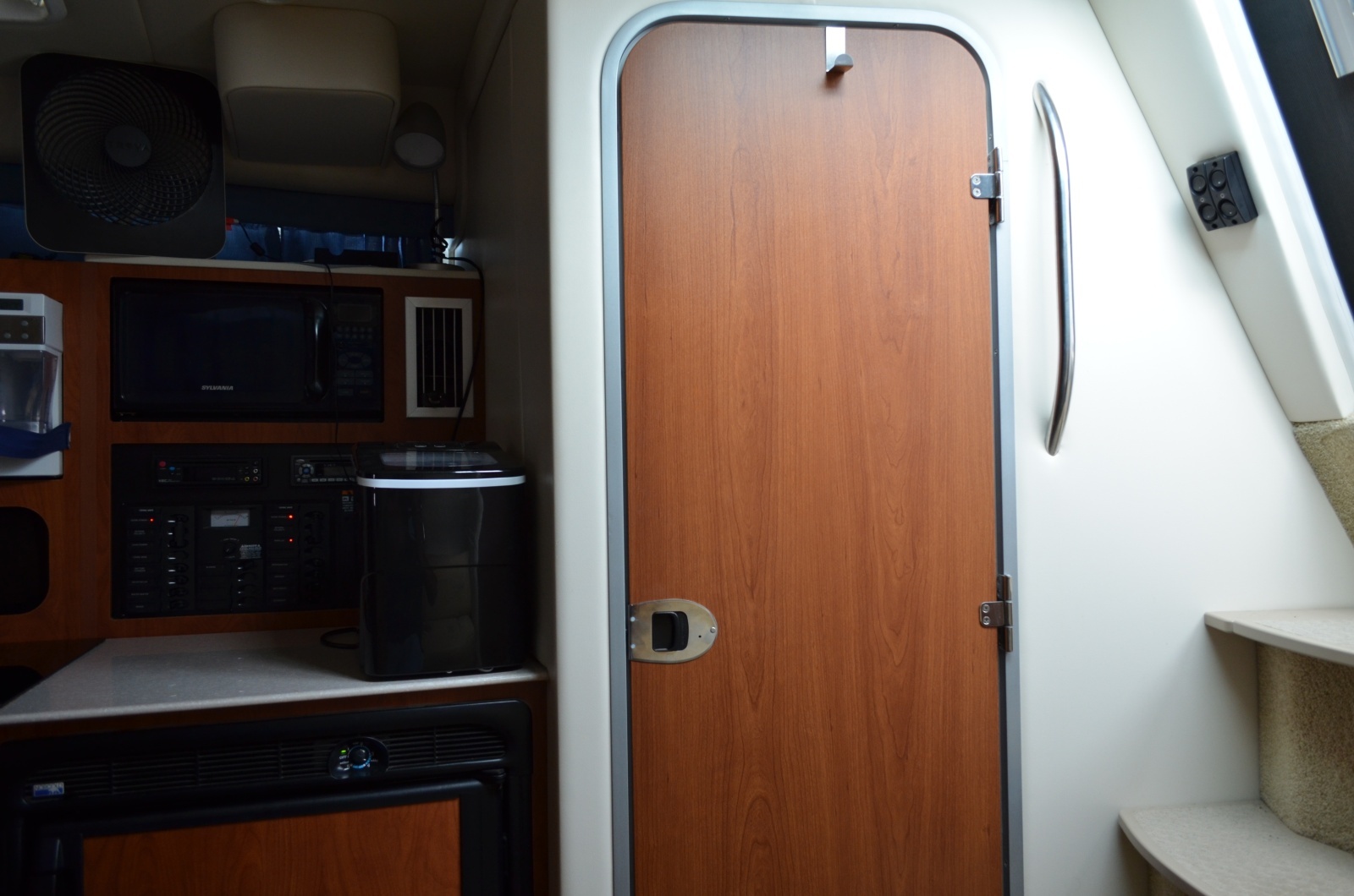 35ft Bayliner Yacht For Sale