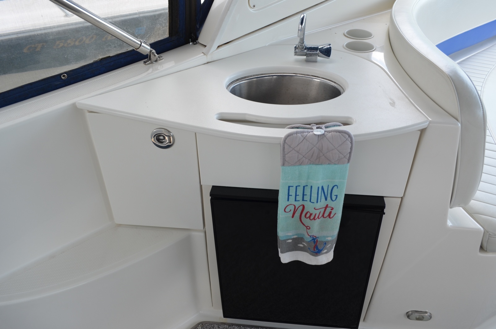 35ft Bayliner Yacht For Sale