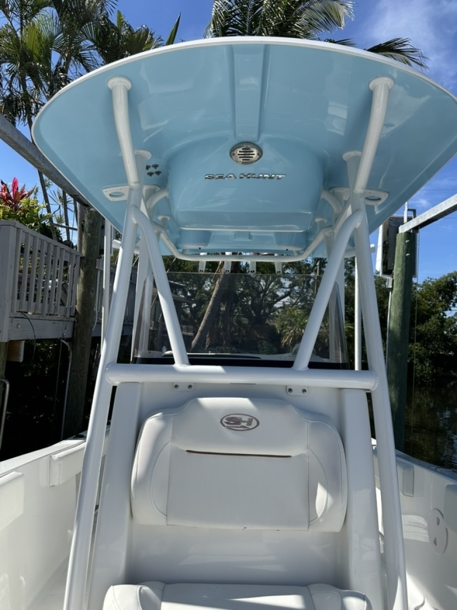 2018 Sea Hunt 225 Ultra