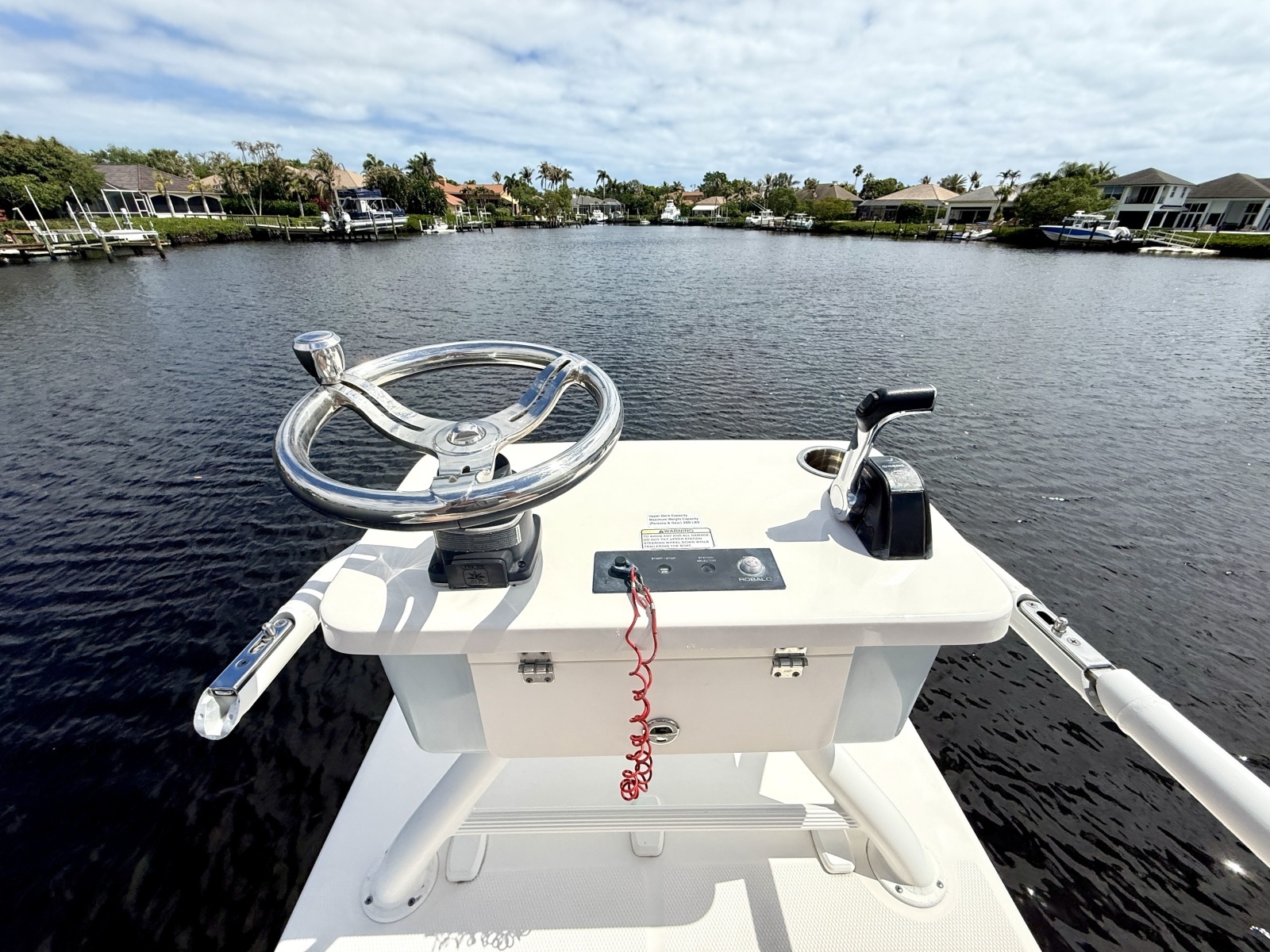 246 CAYMAS SD 25ft Robalo Yacht For Sale