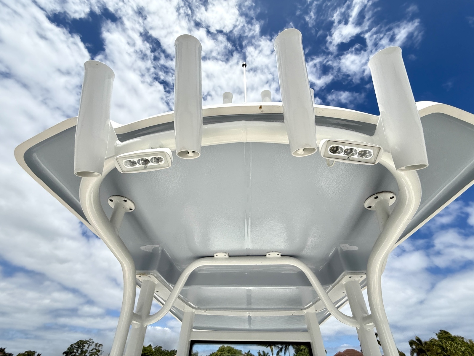 246 CAYMAS SD 25ft Robalo Yacht For Sale