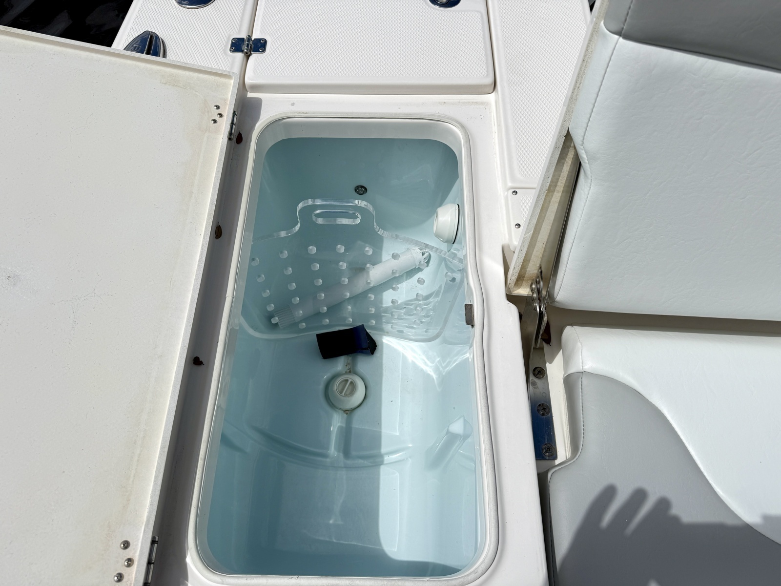 246 CAYMAS SD 25ft Robalo Yacht For Sale