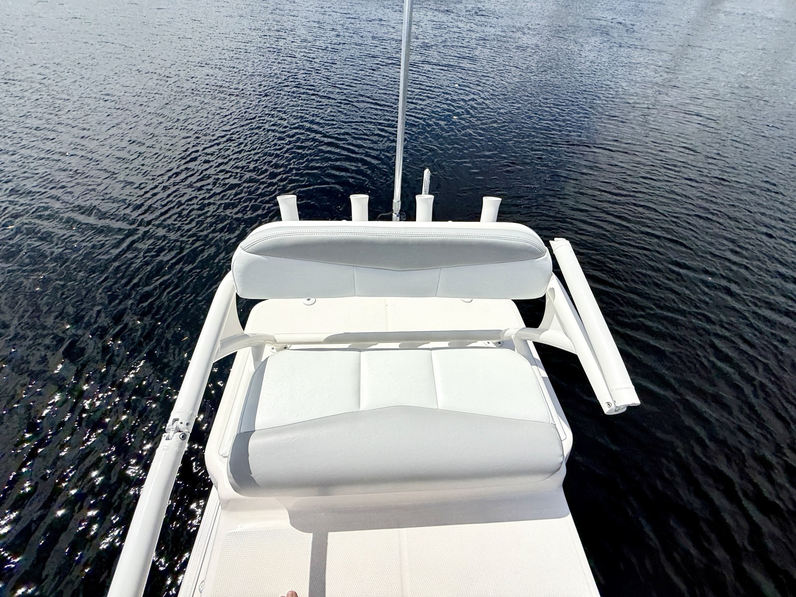 246 CAYMAS SD 25ft Robalo Yacht For Sale