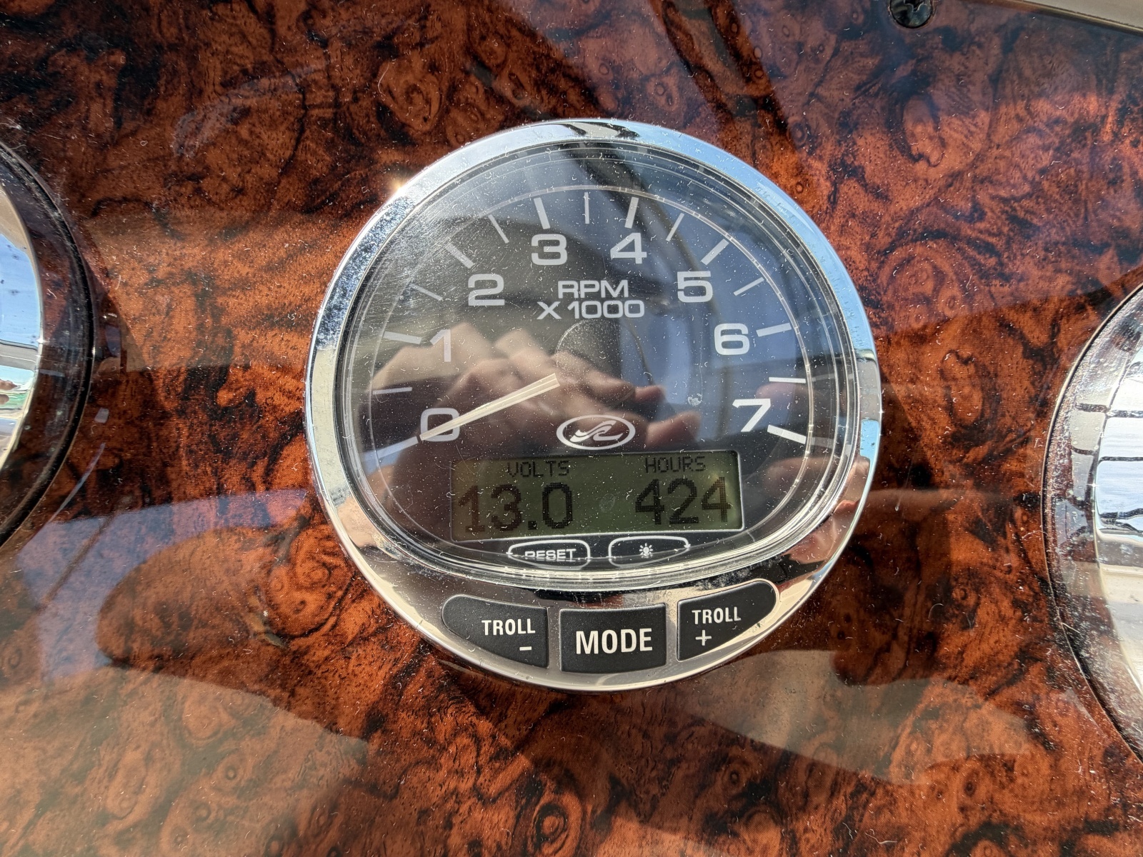 IN A MEETING 32ft Sea Ray Yacht For Sale