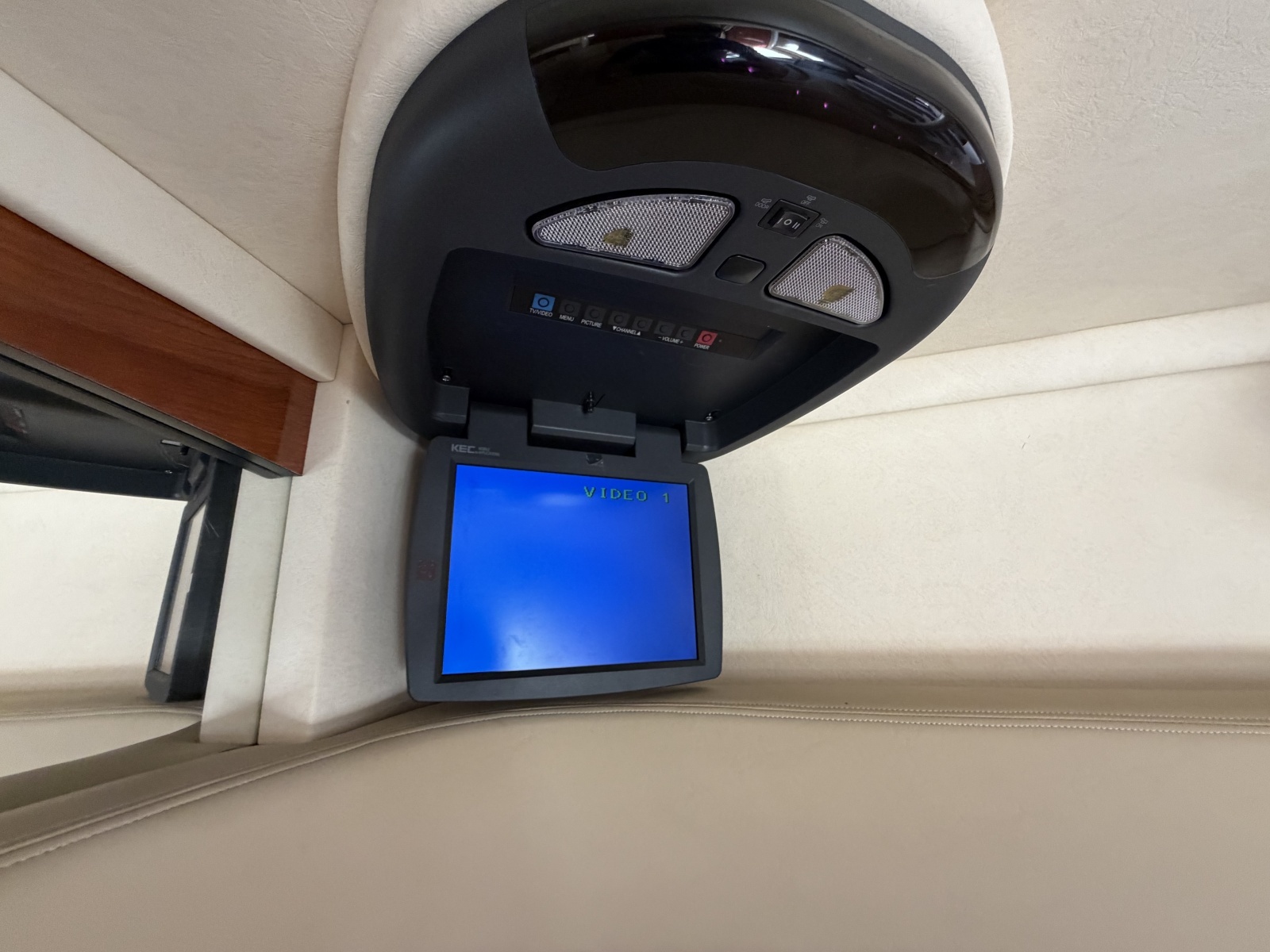 IN A MEETING 32ft Sea Ray Yacht For Sale