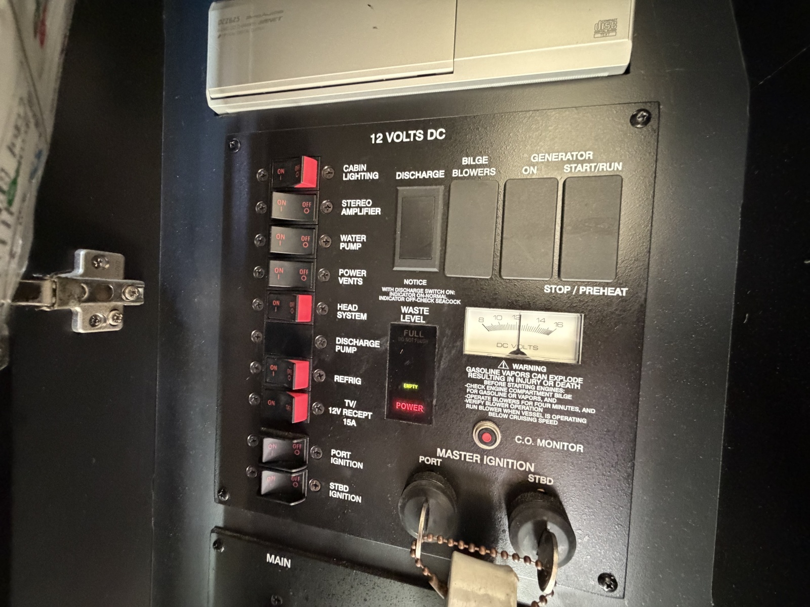 IN A MEETING 32ft Sea Ray Yacht For Sale