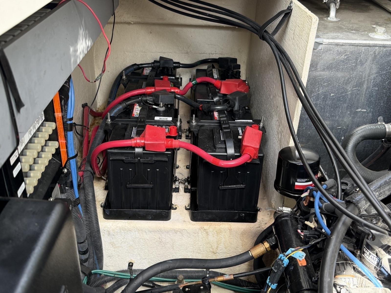 IN A MEETING 32ft Sea Ray Yacht For Sale