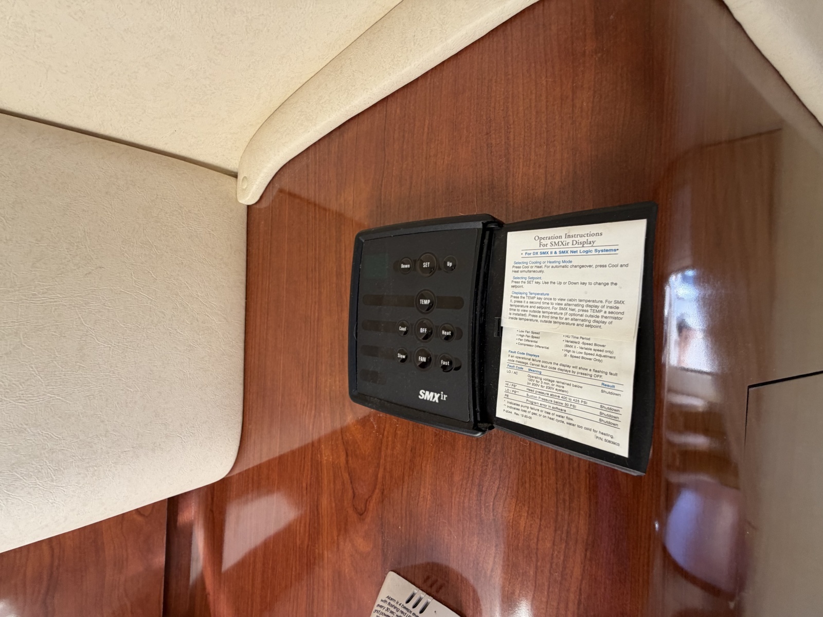 IN A MEETING 32ft Sea Ray Yacht For Sale