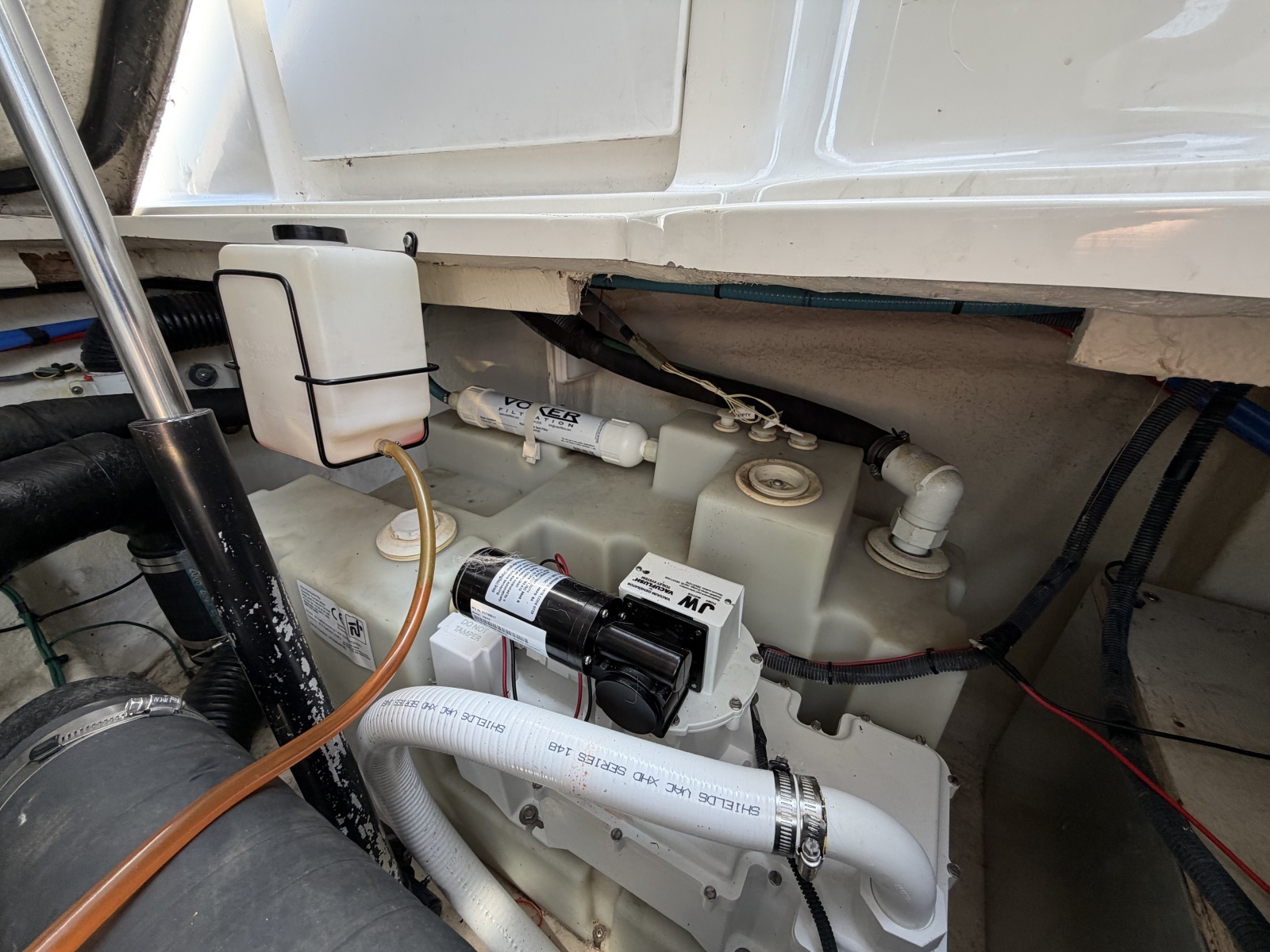 IN A MEETING 32ft Sea Ray Yacht For Sale