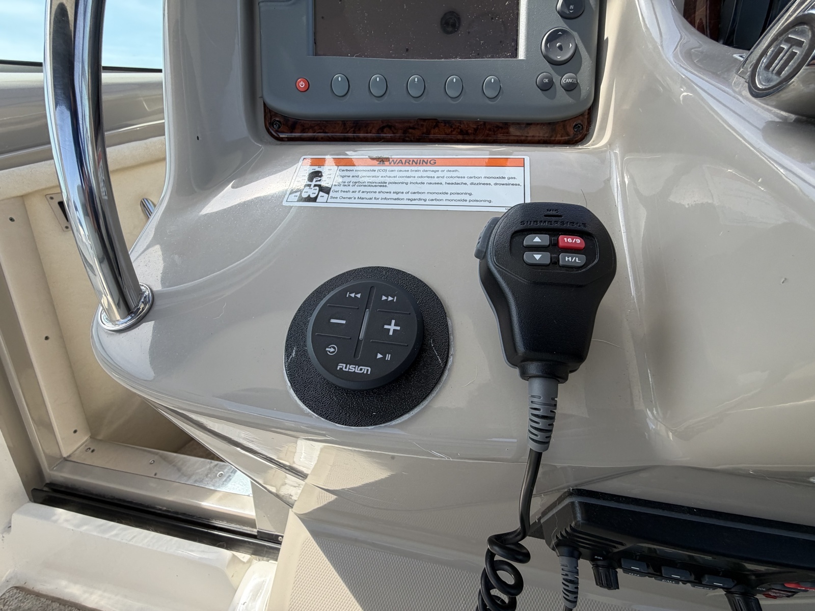 IN A MEETING 32ft Sea Ray Yacht For Sale