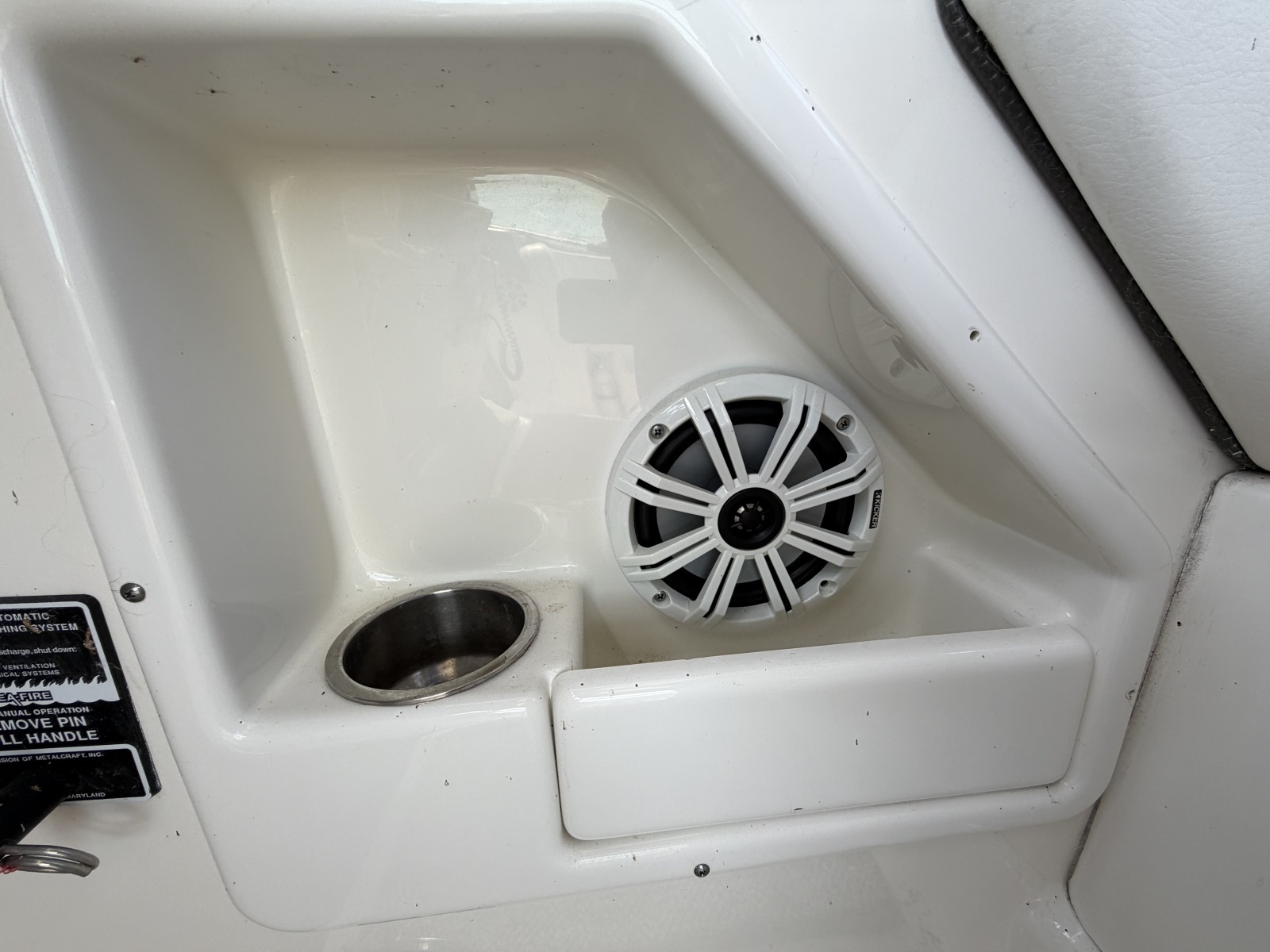 IN A MEETING 32ft Sea Ray Yacht For Sale