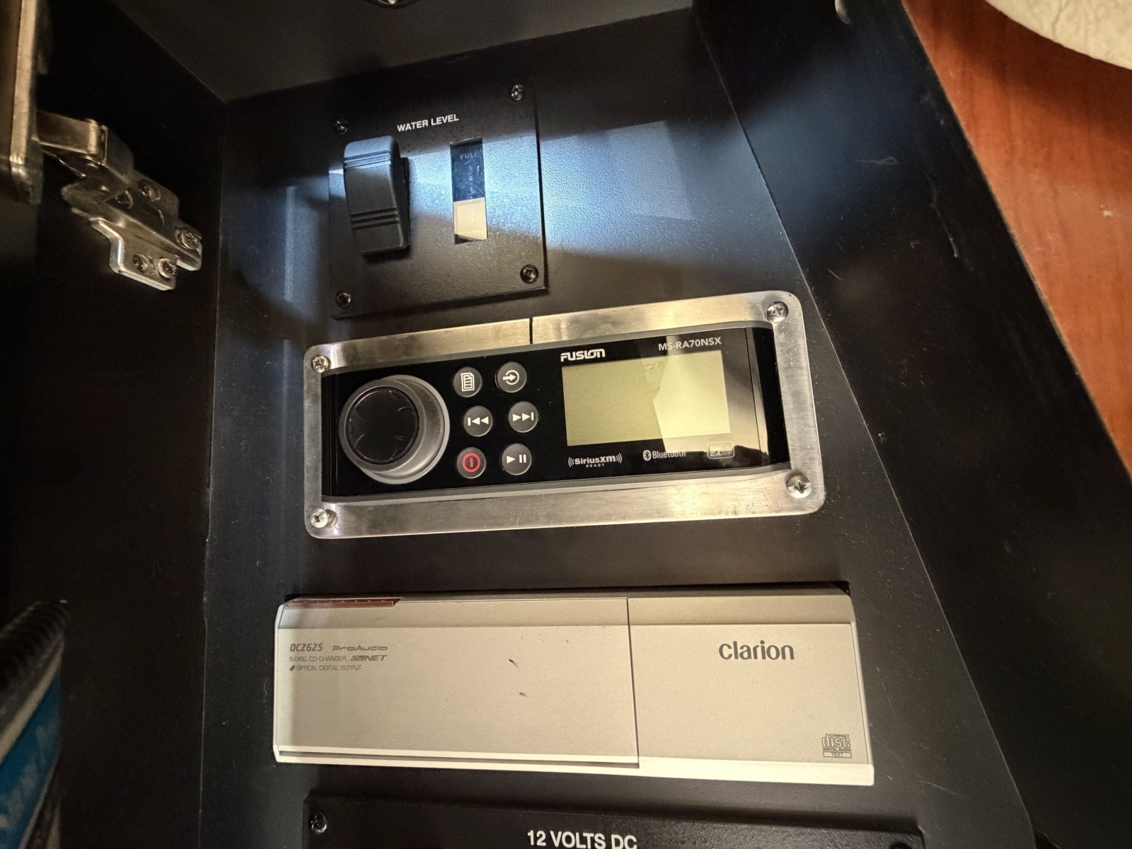 IN A MEETING 32ft Sea Ray Yacht For Sale