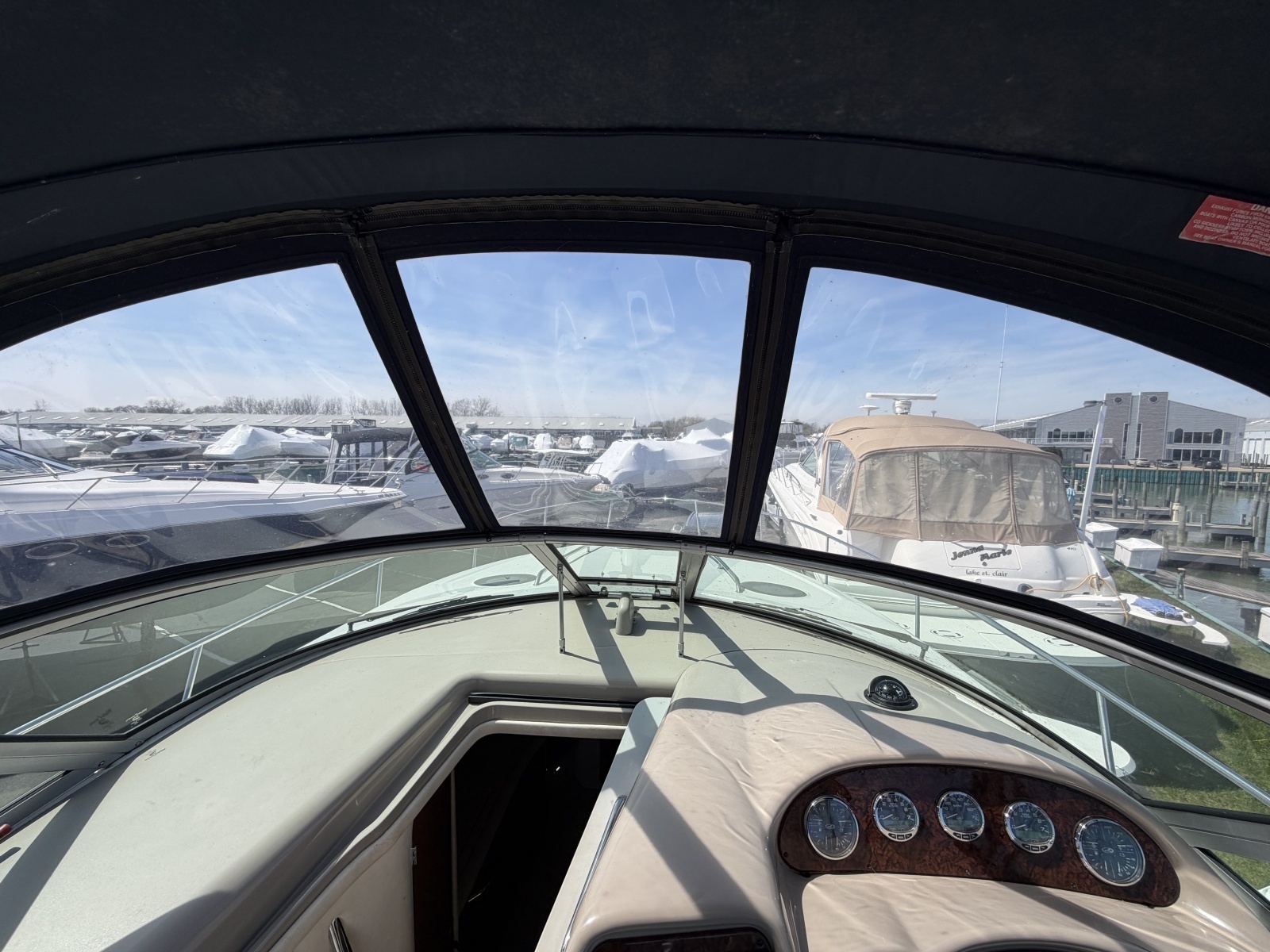 IN A MEETING 32ft Sea Ray Yacht For Sale