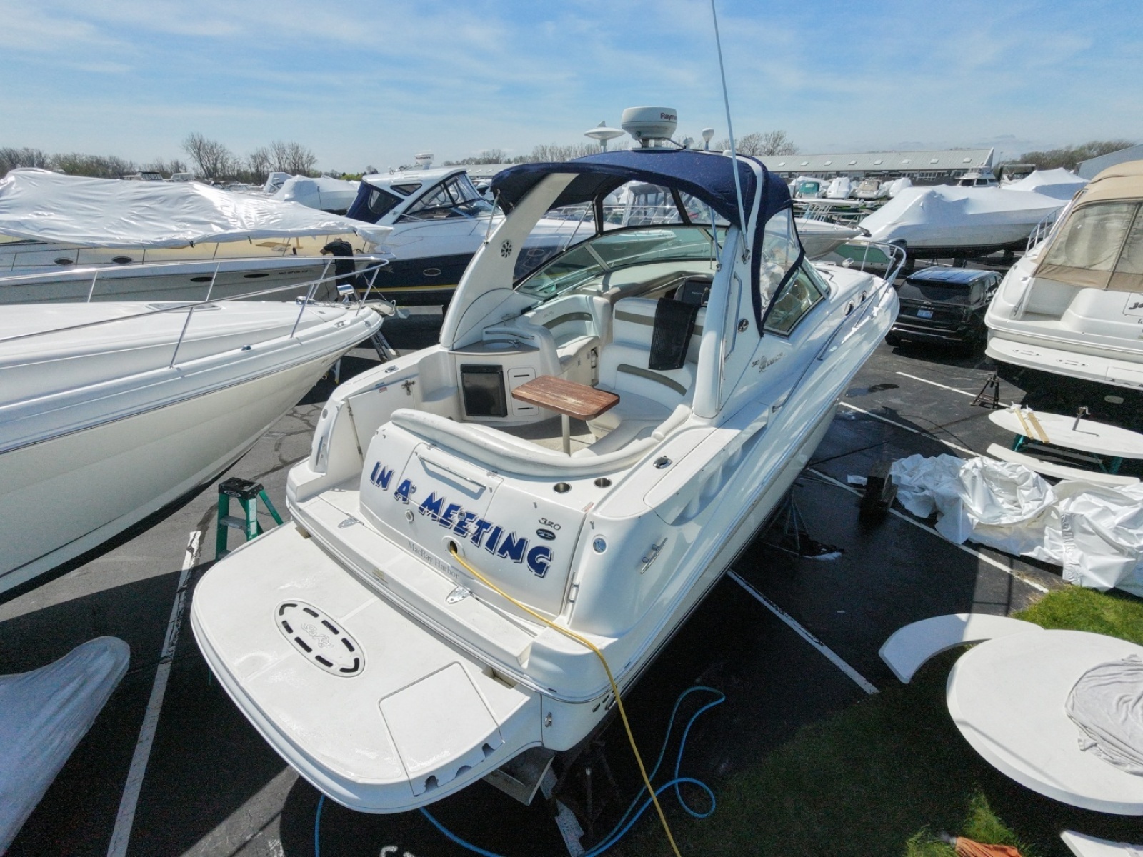 IN A MEETING 32ft Sea Ray Yacht For Sale