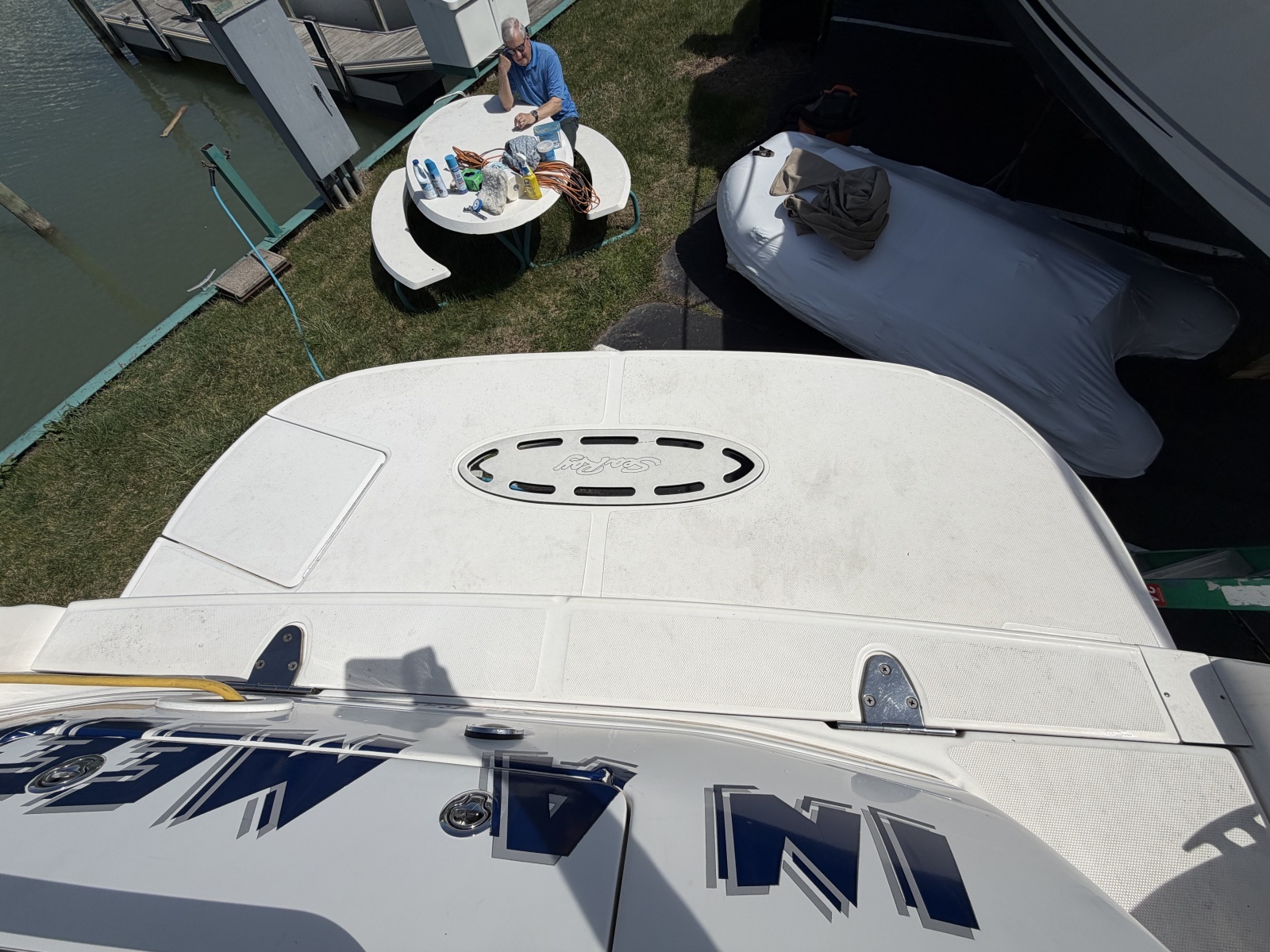 IN A MEETING 32ft Sea Ray Yacht For Sale