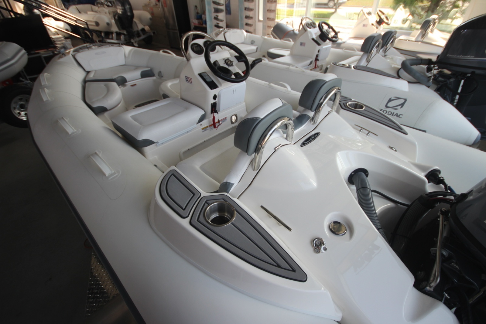Boat Show Special Pricing 14ft Zodiac Yacht For Sale